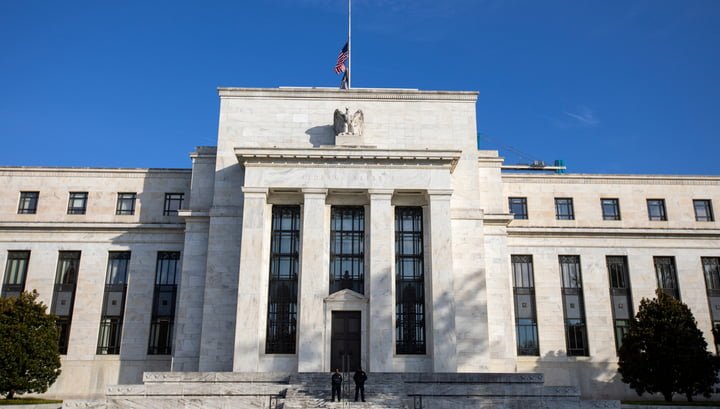 Fed temporarily relaxes reserve capital requirements for large banks