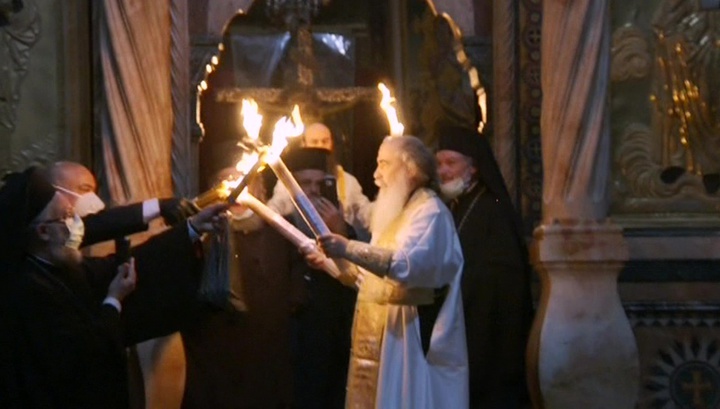 Holy Fire shared with representatives of ten countries
