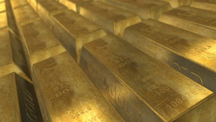 In February central banks replenished reserves with tons of gold