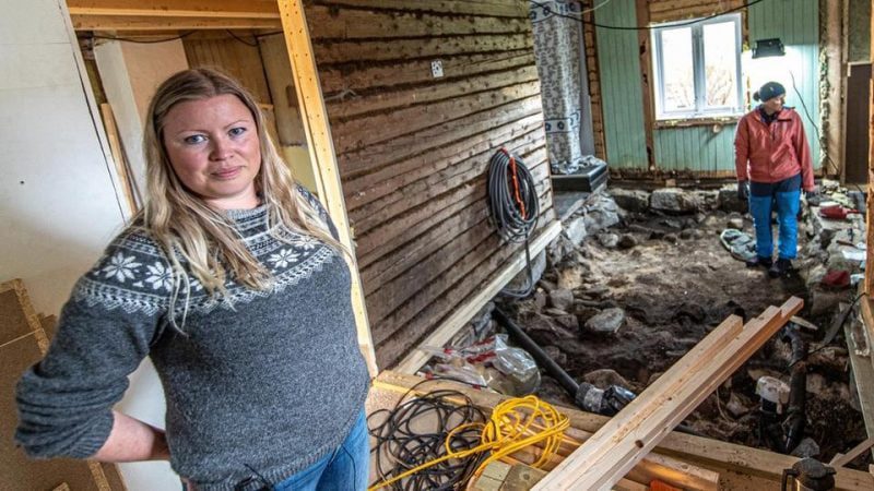 A married couple discovered a Viking grave under their bedroom