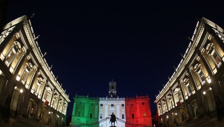 Italy may default on its debts