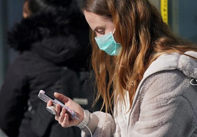 Masked iPhone users make unlocking their phone easier