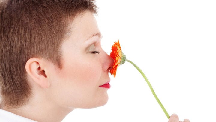 Scientists explain why a person with coronavirus loses their sense of smell