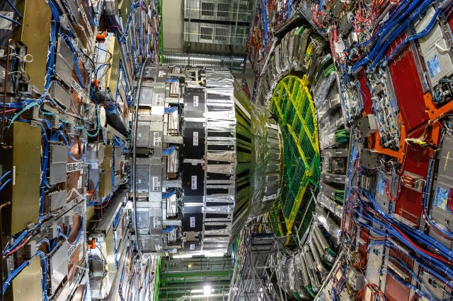 CERN approved the construction of a giant collider