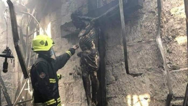 Church burned down in Philippines but wood crucifix remained intact