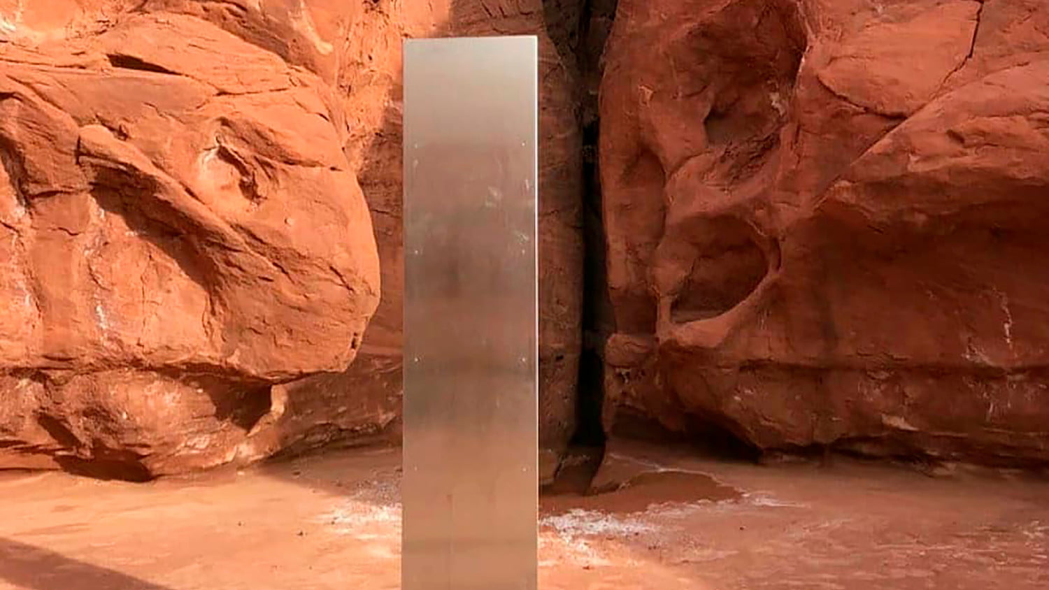 Mysterious metal monolith found in Utah disappeared