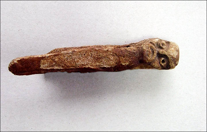 The mystery of stutuettes which are 4000 years old found in an ancient burial in Siberia 3