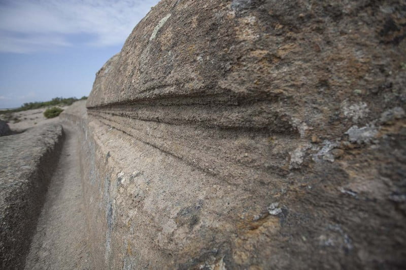 Who left traces of two meter wheels in Turkey 14 million years ago 7