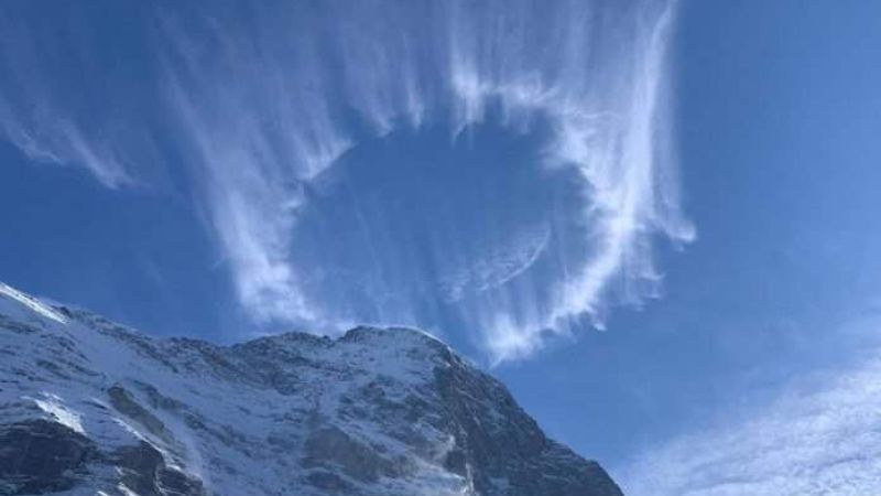 Mysterious circles appeared in the sky over the Swiss Alps 1