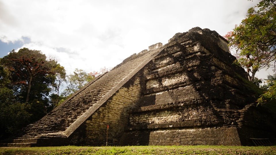 Feces of ancient people told about the size of the Mayan civilization