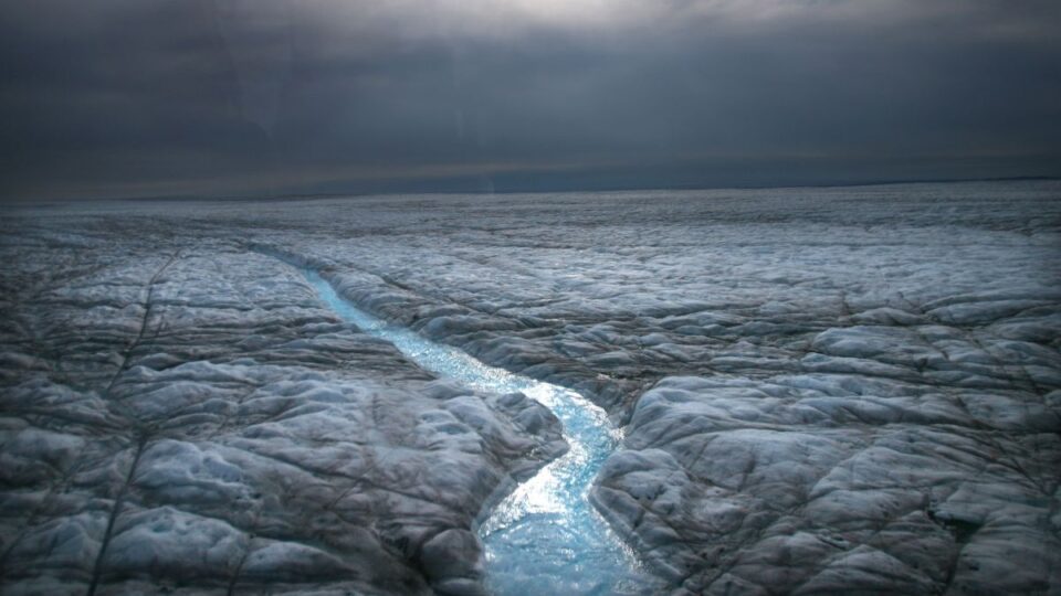 For the first time in the history of observations, it rained in the mountains of Greenland 1 Greenland