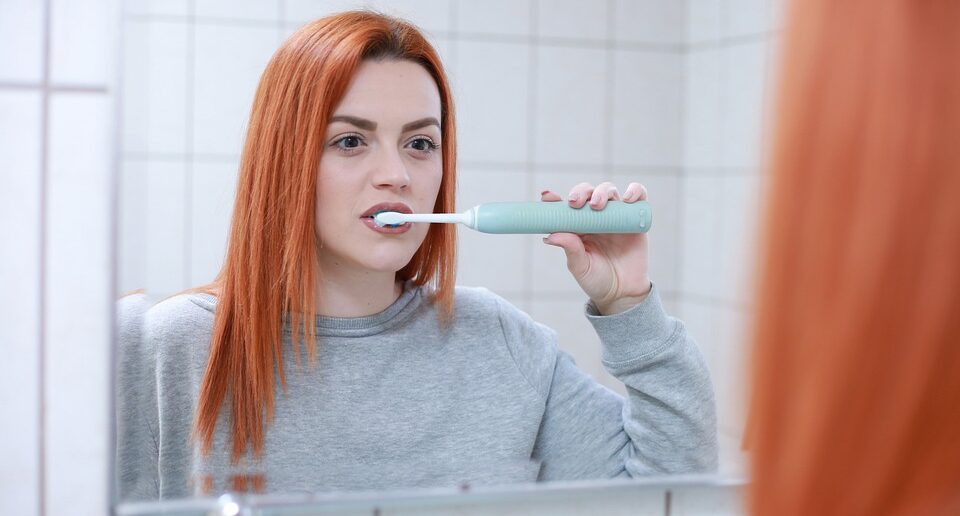The dentist told why you need to brush your teeth before breakfast and not after it
