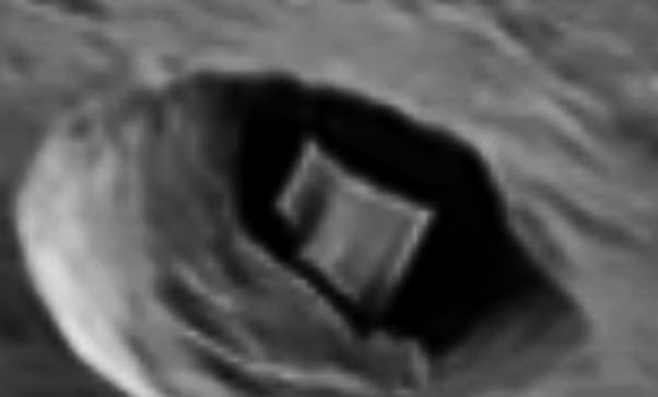 A strange 2 kilometer structure found on the moon 2