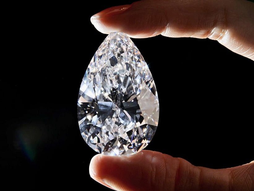 Mineral found in diamond that should not be on the Earths surface