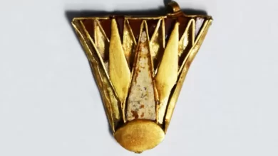Gold jewelry found in Cyprus during the reign of Nefertiti