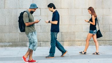 Smartphone owners are offered to be identified by gait