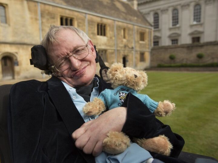 10 interesting facts about Stephen Hawking 2