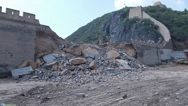 Fragment of the Great Wall of China collapsed after the earthquake
