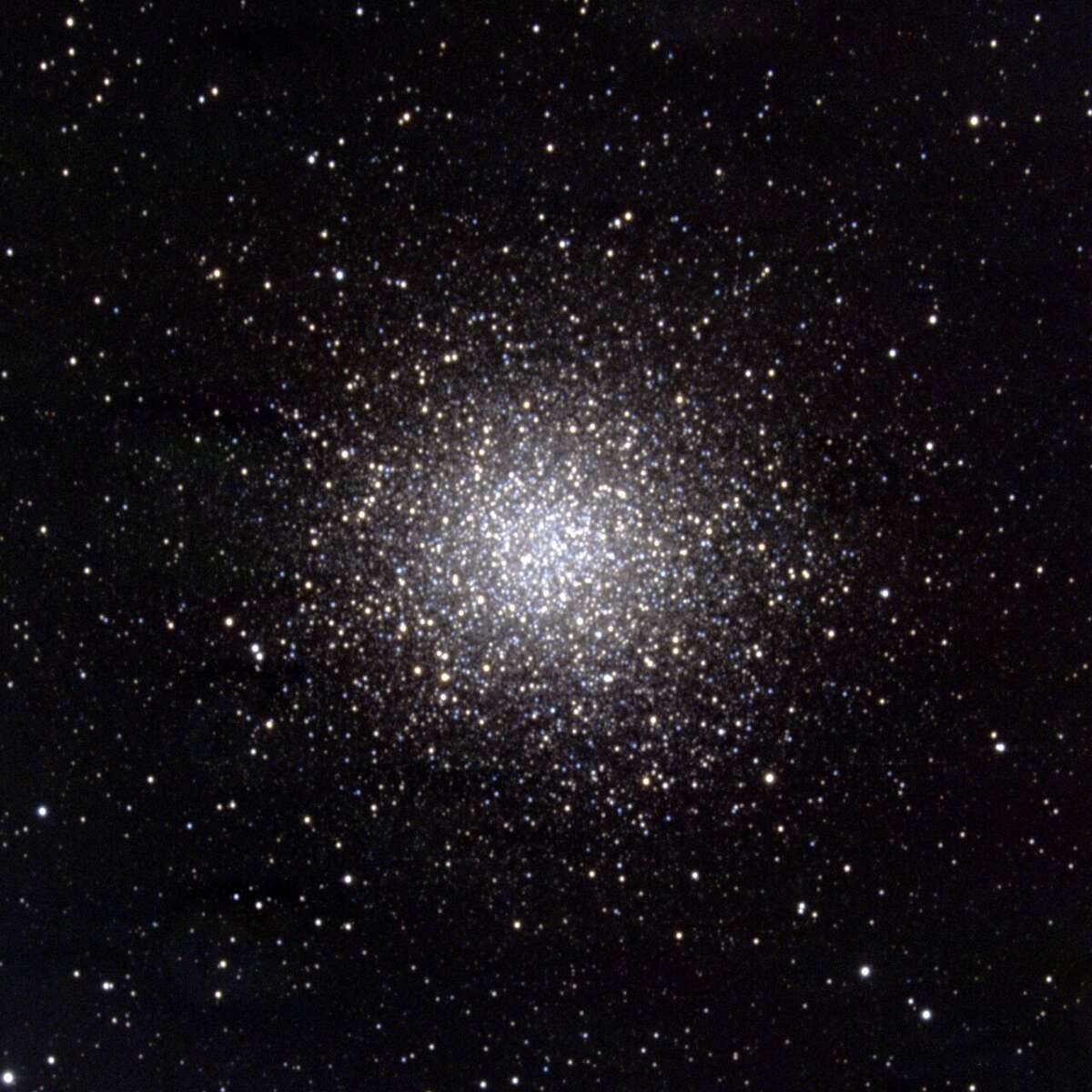 Hubble considered an ancient globular cluster of stars and its multiple stellar populations