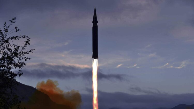 North Korea announced the tests of a hypersonic missile 2
