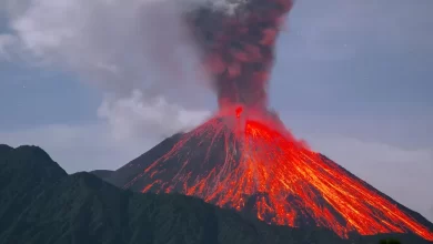 What happens when a volcano erupts 1