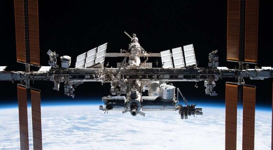 White House pledges to extend the life of the ISS