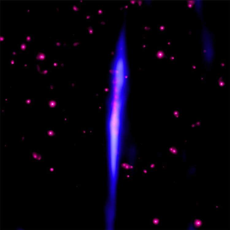 About 1 000 mysterious filaments 100 light years long have been discovered at the center of the Milky Way 3