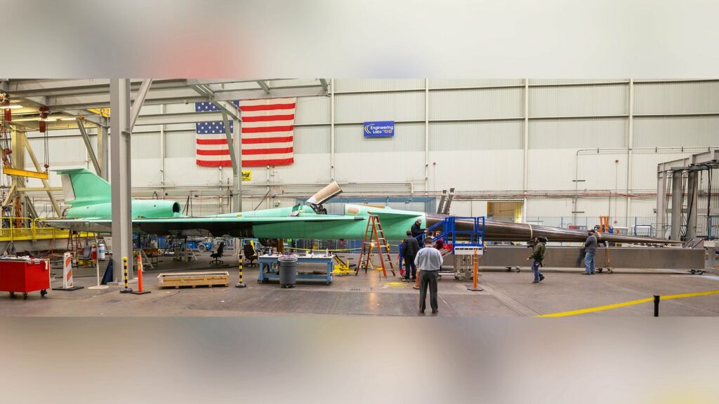 Americans assembled a demonstrator of a quiet supersonic aircraft