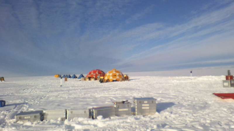Giant iceberg blocks scientists study of Doomsday Glacier 1 1