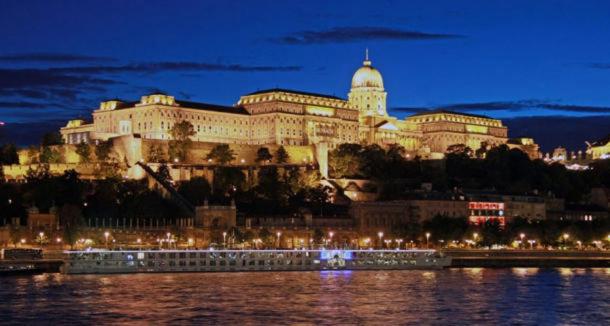 Labyrinth of Buda Castle Caves Inexplicably Evacuated by Police 4