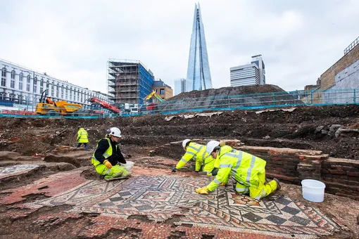 Largest Roman mosaic in 50 years discovered in central London 1