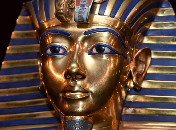 Tutankhamen inherited a meteoric iron dagger from his grandfather 1