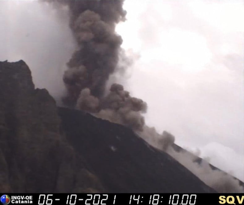 Intense explosions are recorded from four vents of the Stromboli volcano Italy 2