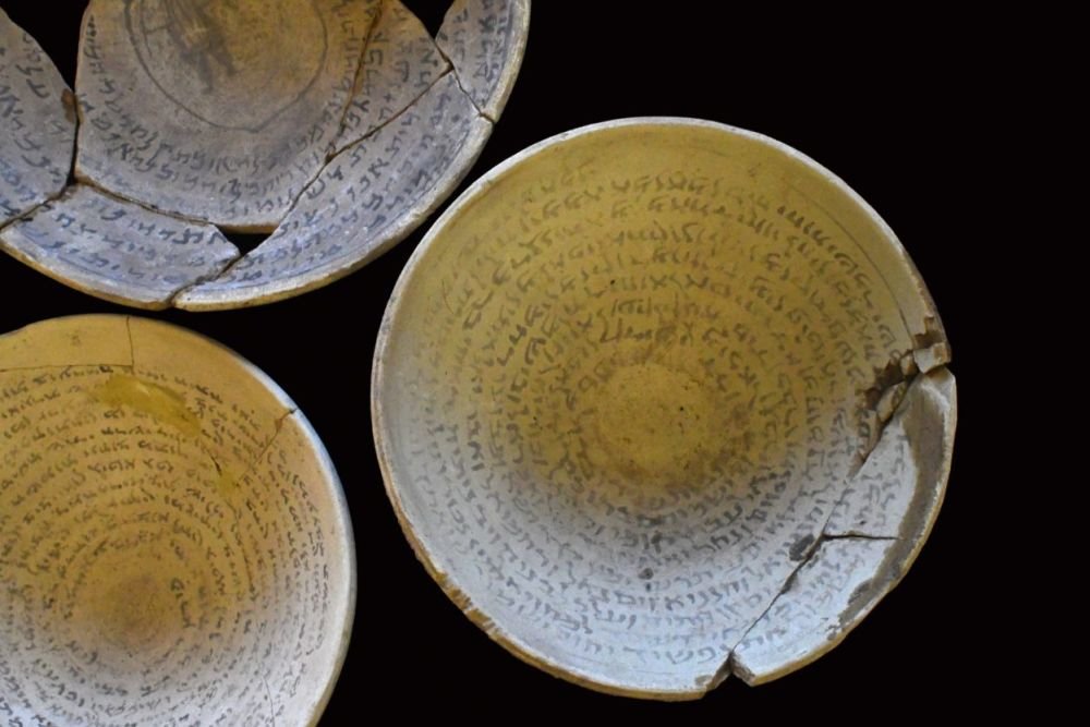 Magic bowls with ancient spells found in Israel