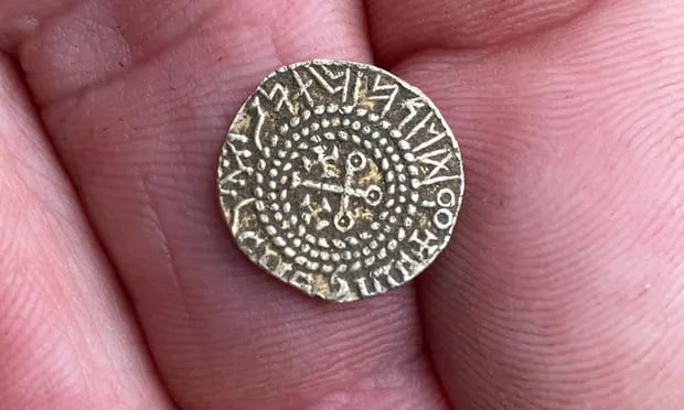 Retired treasure hunter found the rarest old coin 2