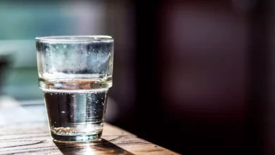 What happens to the body if you drink too little water 1