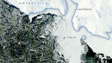 Antarctica Land Glacier began to collapse