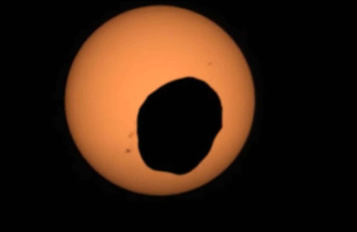 NASAs Perseverance rover sees a solar eclipse on Mars