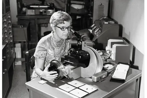 Vera Rubin the story of the first woman who discovered dark matter 1