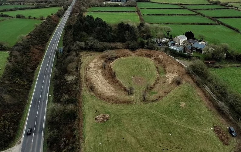 Archaeologists in Cornwall England have found a mysterious Neolithic stone circle 2