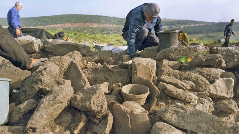 In Israel archaeologists have found a settlement suddenly abandoned 2000 years ago 3