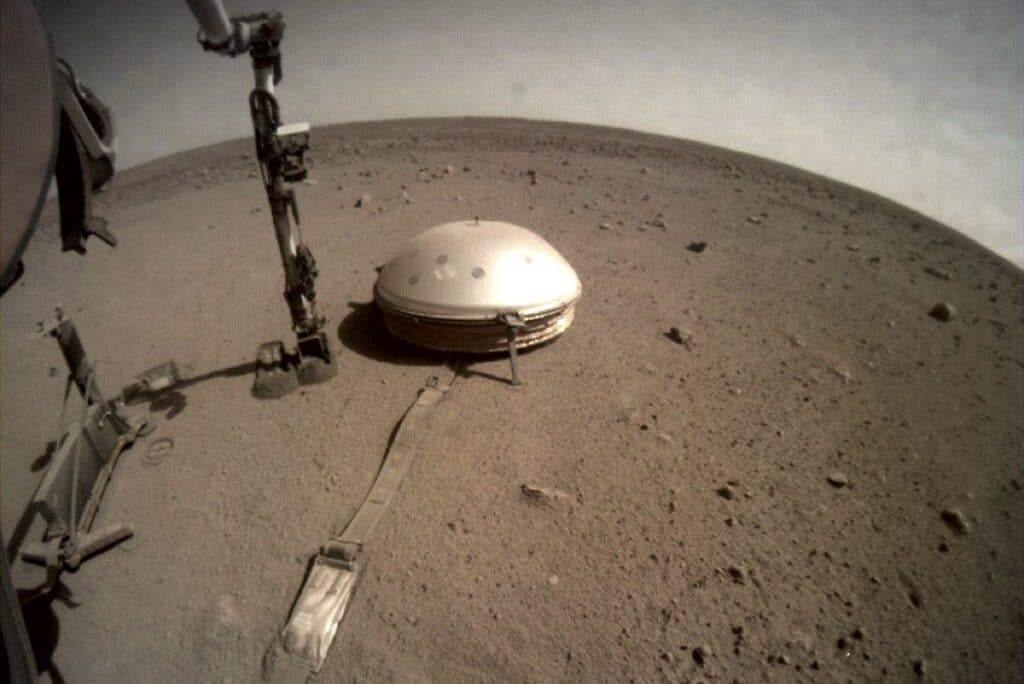 InSight probe registers record breaking Mars quake 1