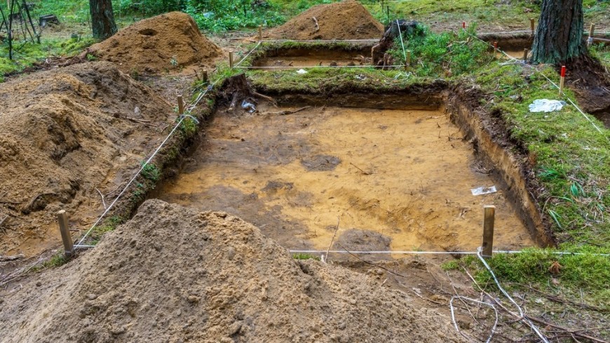 Ancient tomb from the era of the dark ages was found at the site of the railway in Britain