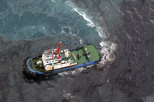 Biggest oil spills in history this is what the worst environmental disasters look like