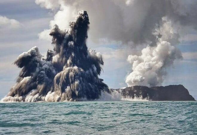 Cause of the anomalous tsunami during the eruption of the Tonga volcano is determined