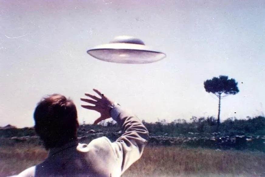 Eyewitnesses who observed UFOs experienced psychic communication with objects
