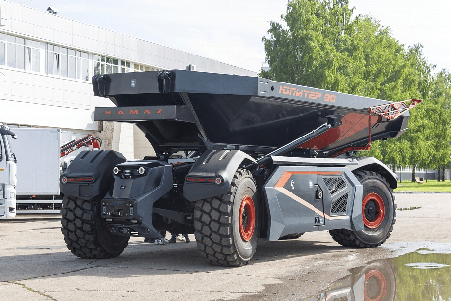 KAMAZ presented a unique autonomous dump truck Jupiter 30