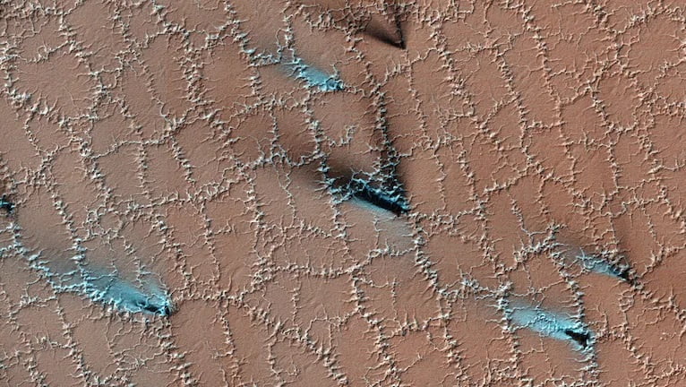 Mysterious marks found on Mars 1