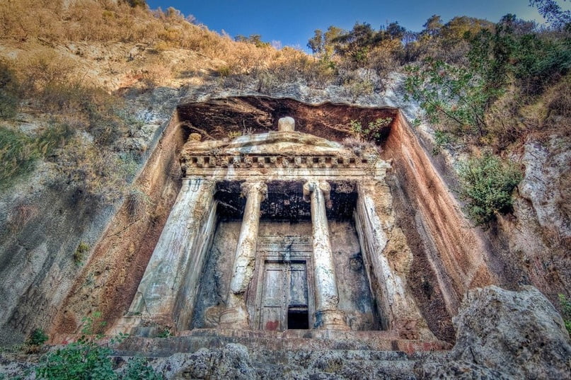 Stunning Lycian rock tombs and their unique architecture 2