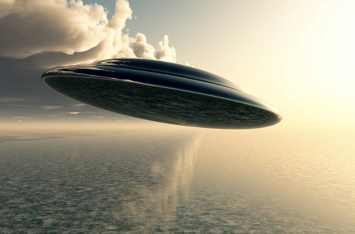 UFO prevented planes from landing at the airport